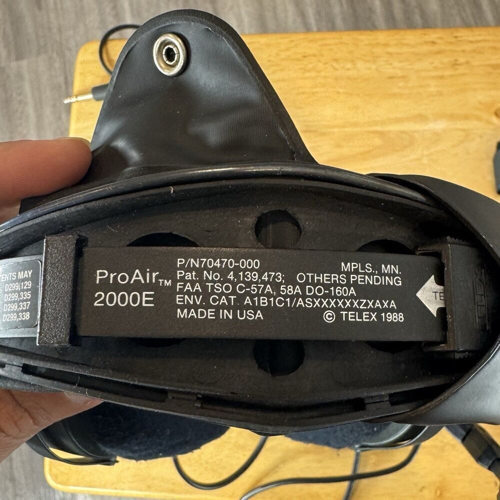 Telex ProAir 2000E Aviation Headset With Microphone And Cables Black 70470-000 - Picture 10 of 11